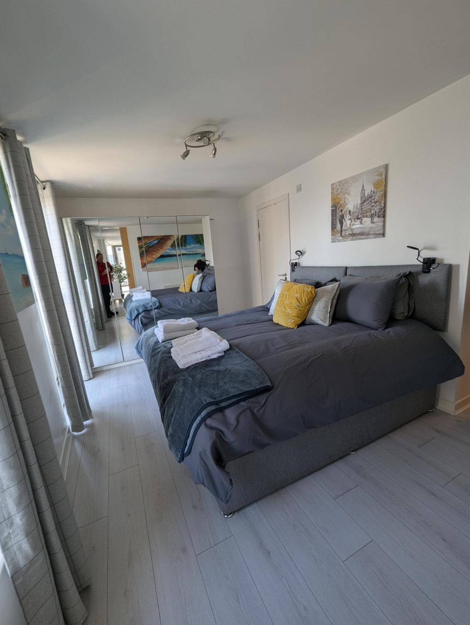 Glasgow City Centre Waterfront Apartment Bagian luar foto